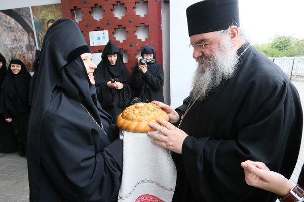1-Встреча Митрополита Афанасия Лимассольского
